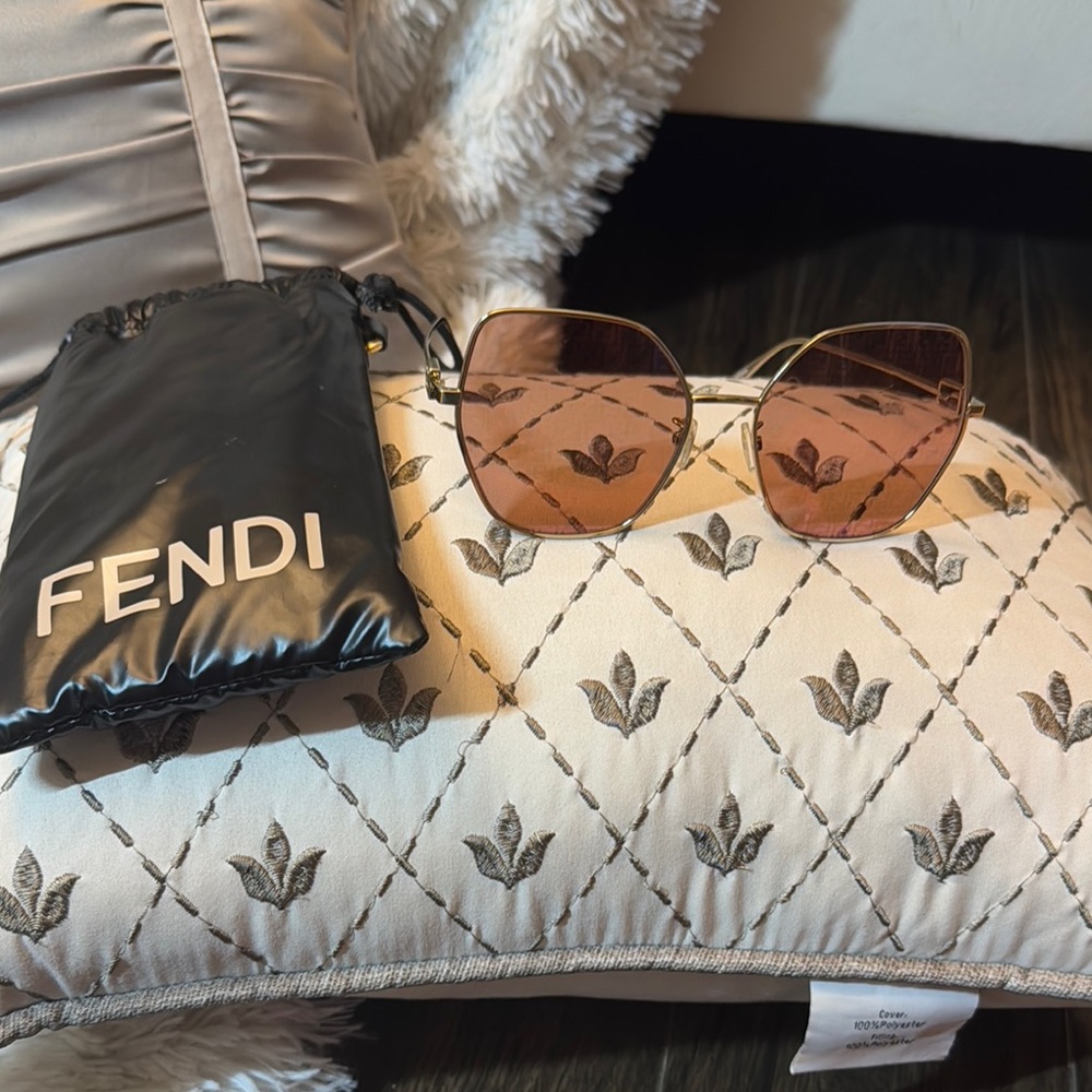 Fendi Designer Sunglasses with Rose-Tinted Lenses